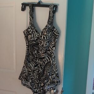 NWOT Black, Gold and White Patterned Swimsuit